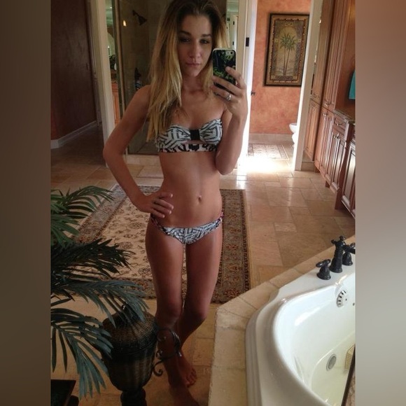 ❗️Everything is BOGO- Buy One Get One Free!❗️ - Picture 4 of 13